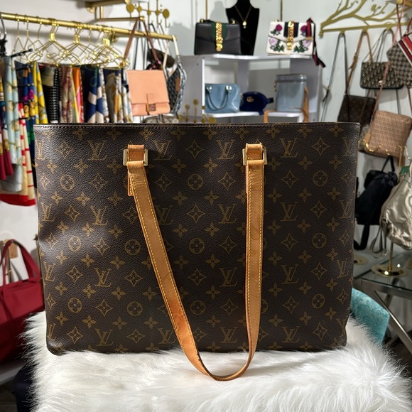 Louis Vuitton Handbags - Louis Vuitton LV Shoulder Bag  Luco Brown Monogram